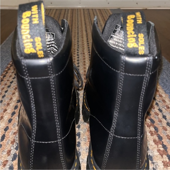 Women's New Dr. Martens Air Wair Combat Boots Size 8 Y2K Goth Punk Streetwear - Picture 5 of 9